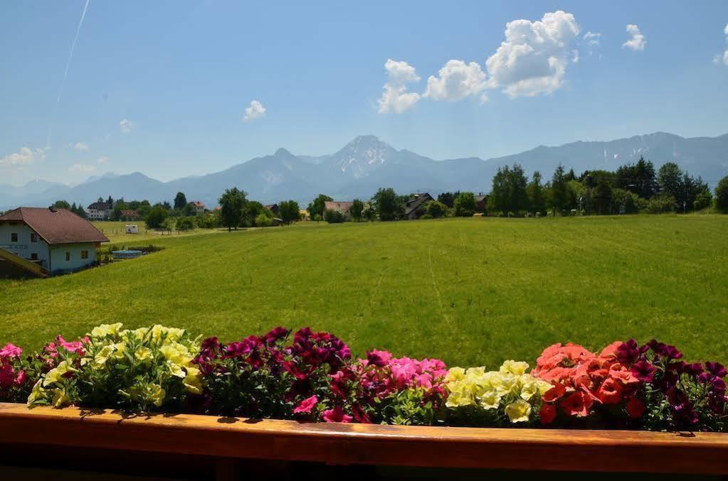 Gaestehaus Goetz Drobollach am Faakersee Kültér fotó