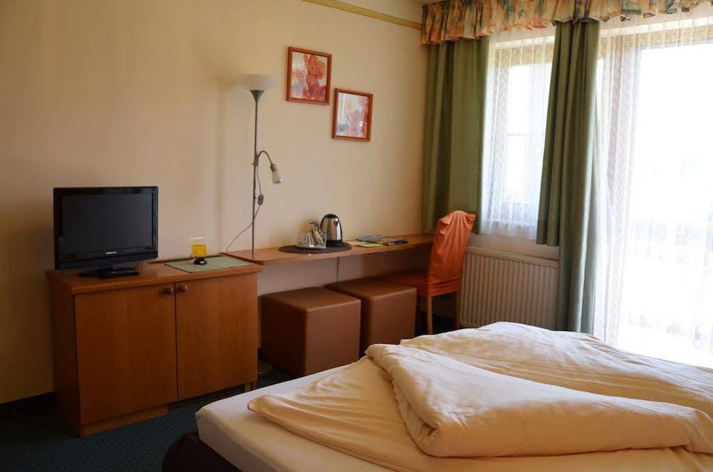 Gaestehaus Goetz Drobollach am Faakersee Kültér fotó