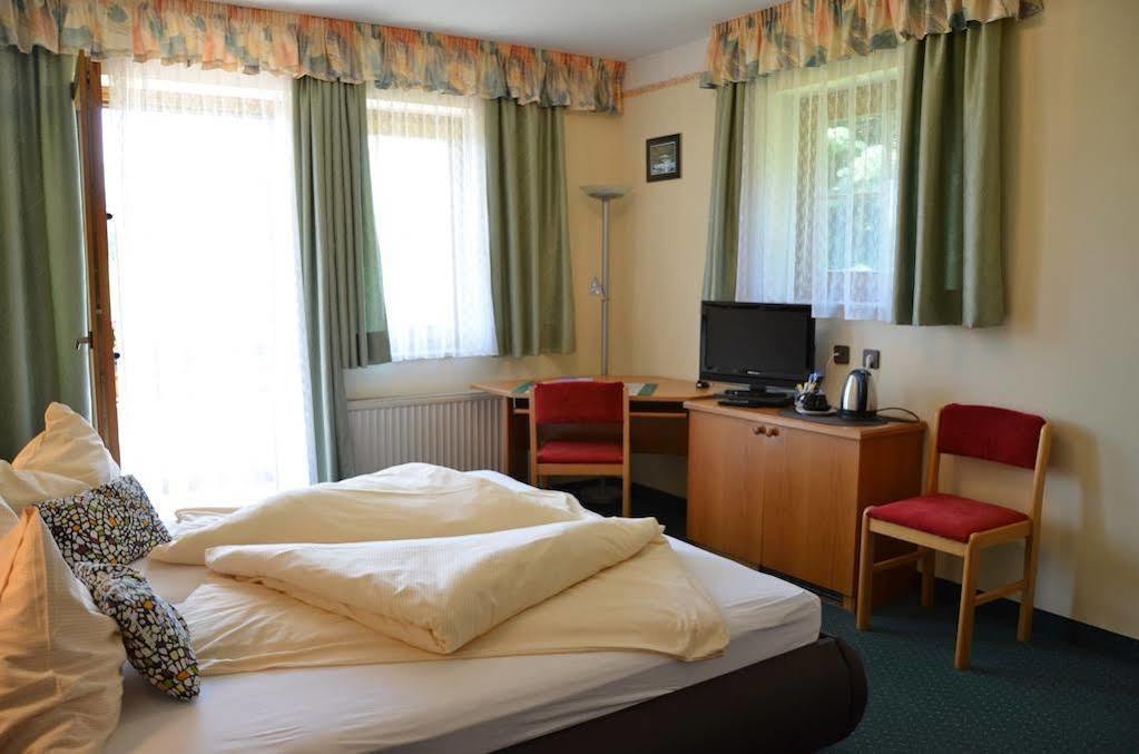 Gaestehaus Goetz Drobollach am Faakersee Kültér fotó