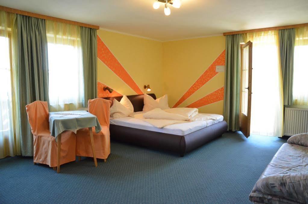 Gaestehaus Goetz Drobollach am Faakersee Kültér fotó